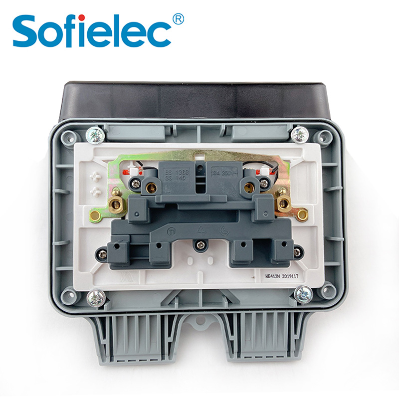 Toma de corriente industrial con IP66